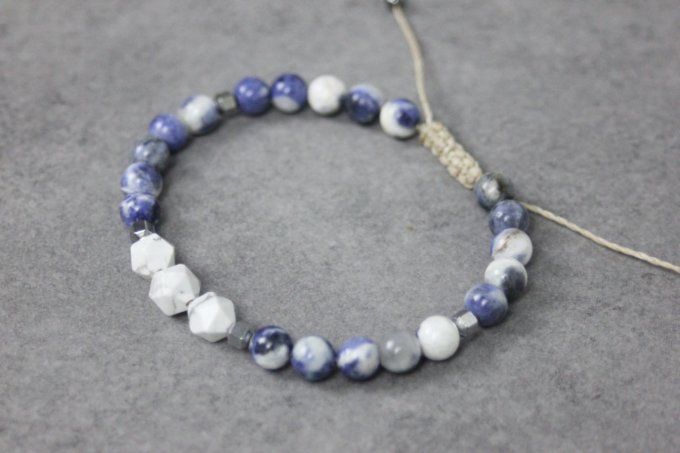 Bracelet en perles sodalite, howlite blanche et hématite