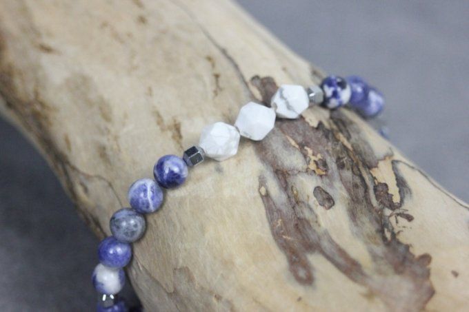 Bracelet en perles sodalite, howlite blanche et hématite